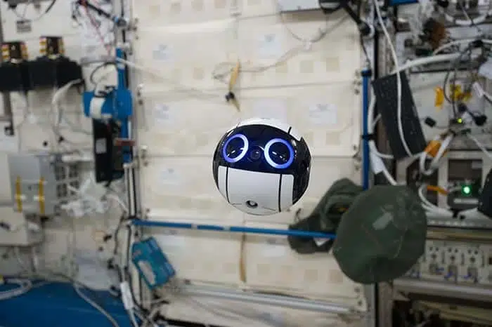 int ball dron