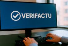 monitor con imagen de verifactu