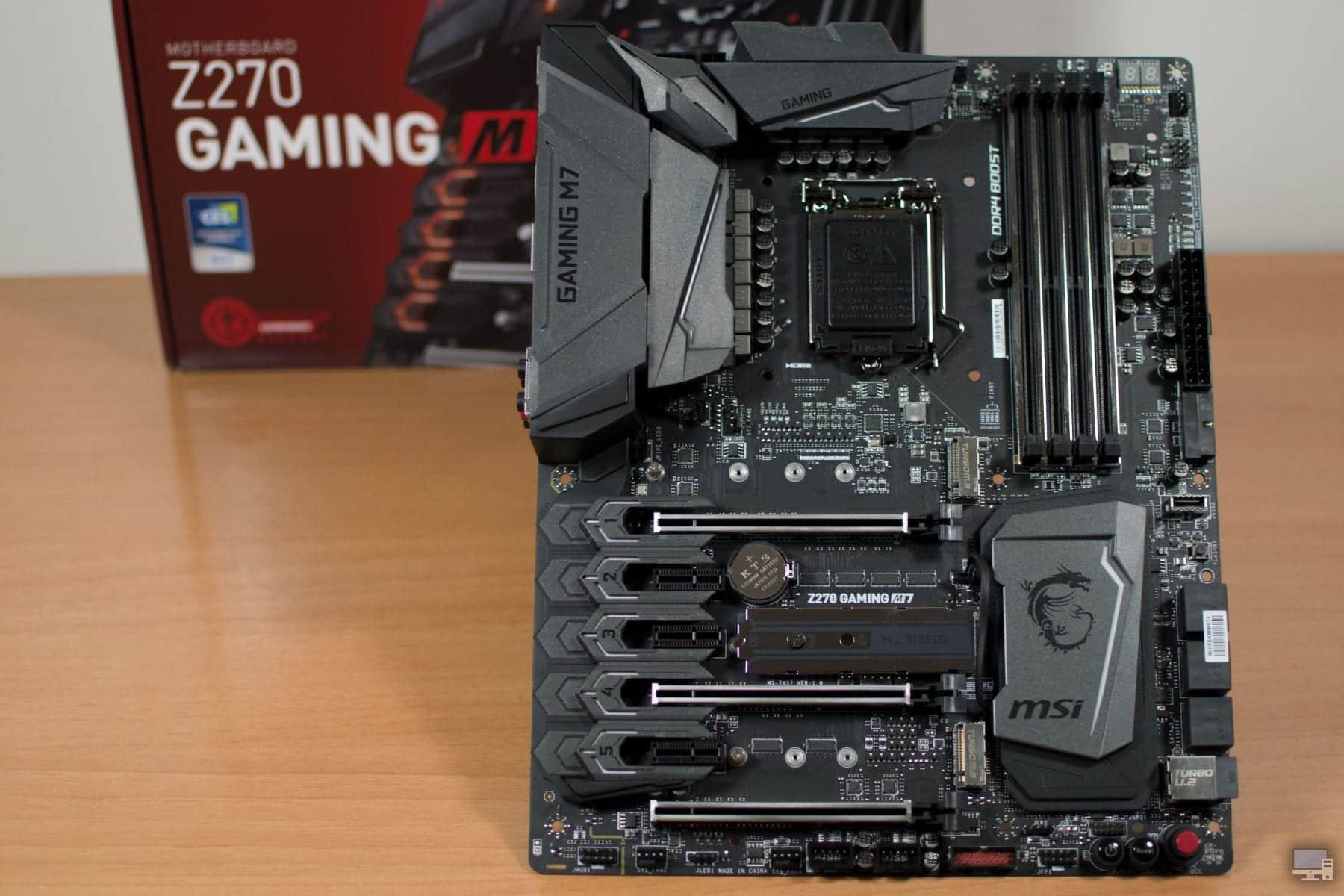 MSI Z270 Gaming M7 Front HS