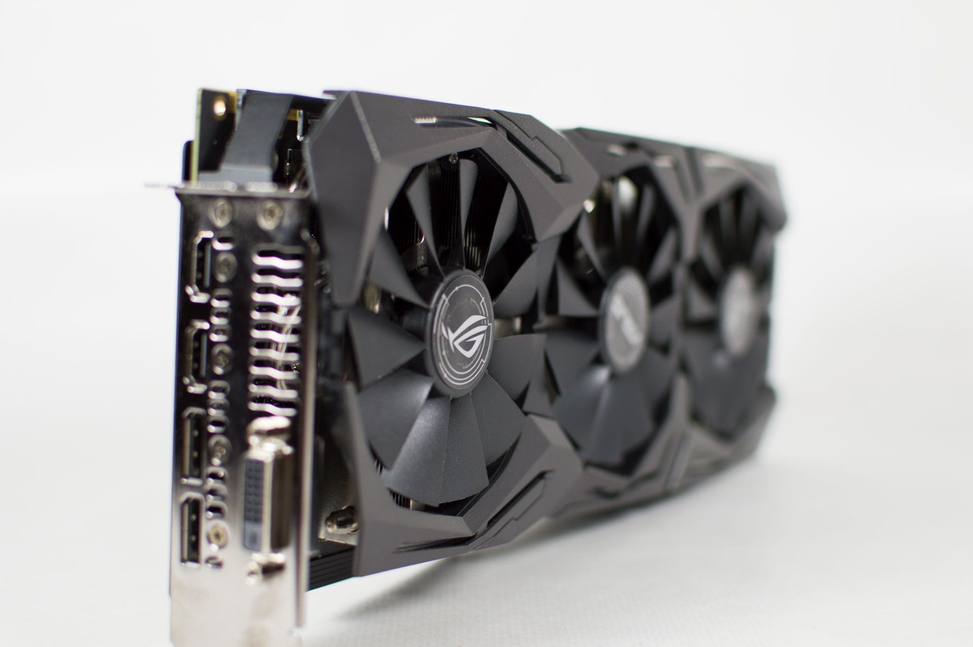 asus gtx 1080ti strix frontal 2