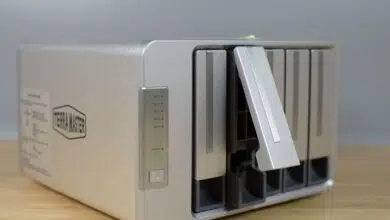 SAS terramaster D5 300C detalle extraccion en caliente