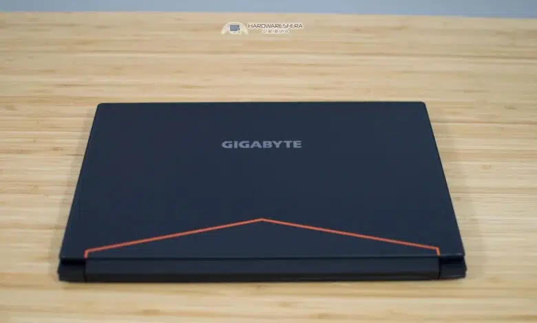 Portatil GigaByte Aero 15 02