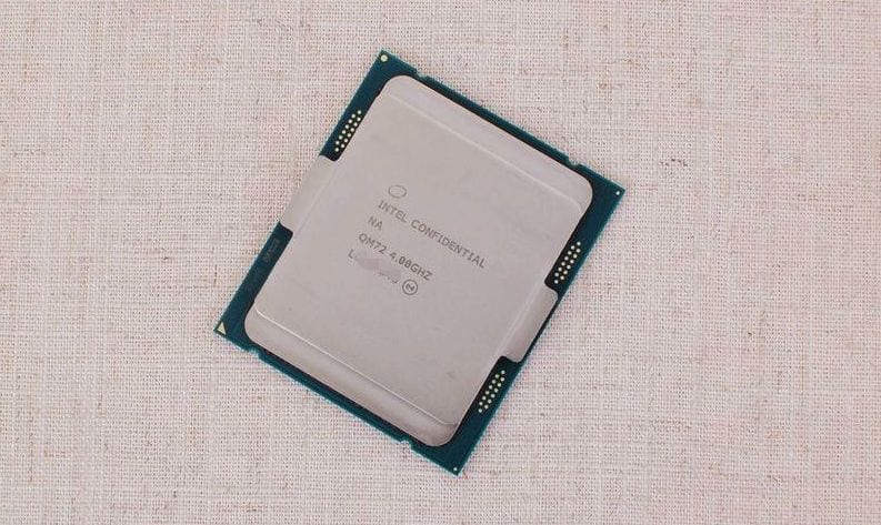 Intel i3 7360X front
