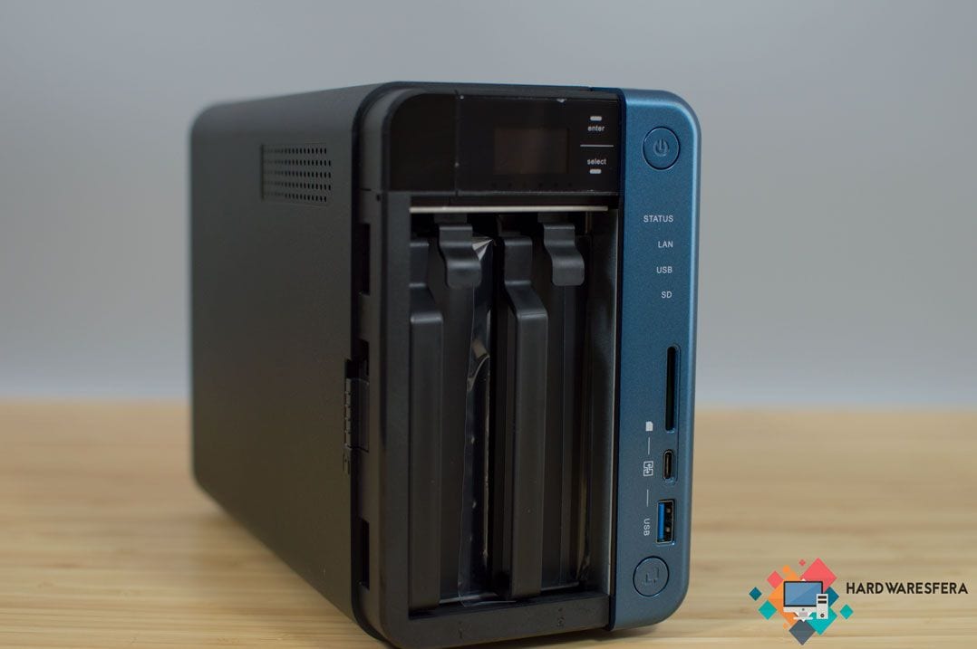 QNAP NAS TS25B 1 soporte