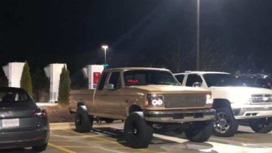 tesla supercargador bloqueo redneck