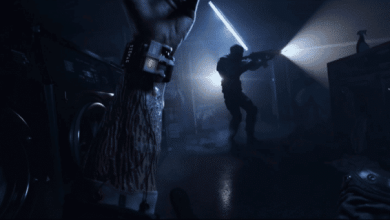 Rainbow Six Quarantin brazo con cables y soldado de fondo