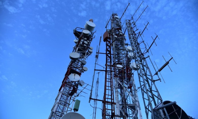 cell tower cellphone masts clouds 270286