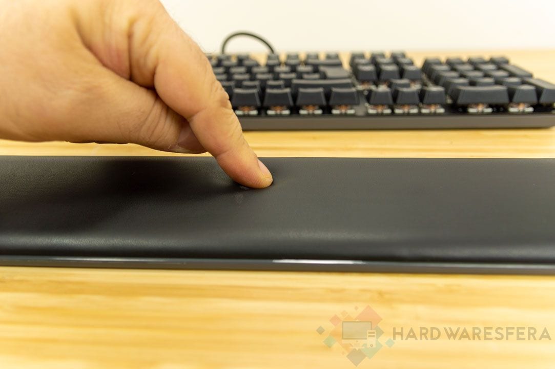 Teclado mecanico Mars Gaming MK5 ergonomia reposamuñecas