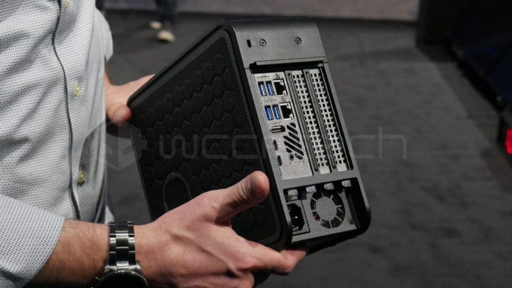 Intel NUC 9 Extreme trasera