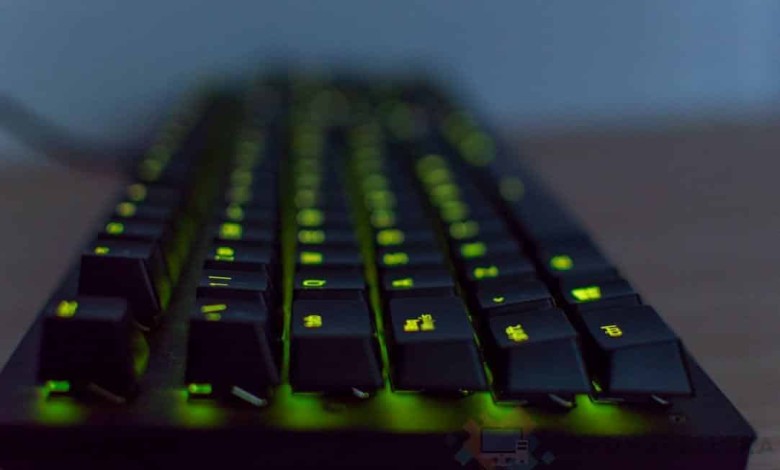 Teclado Razer Huntsman plano profundo
