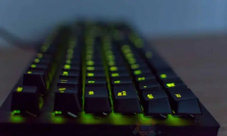 Teclado Razer Huntsman plano profundo