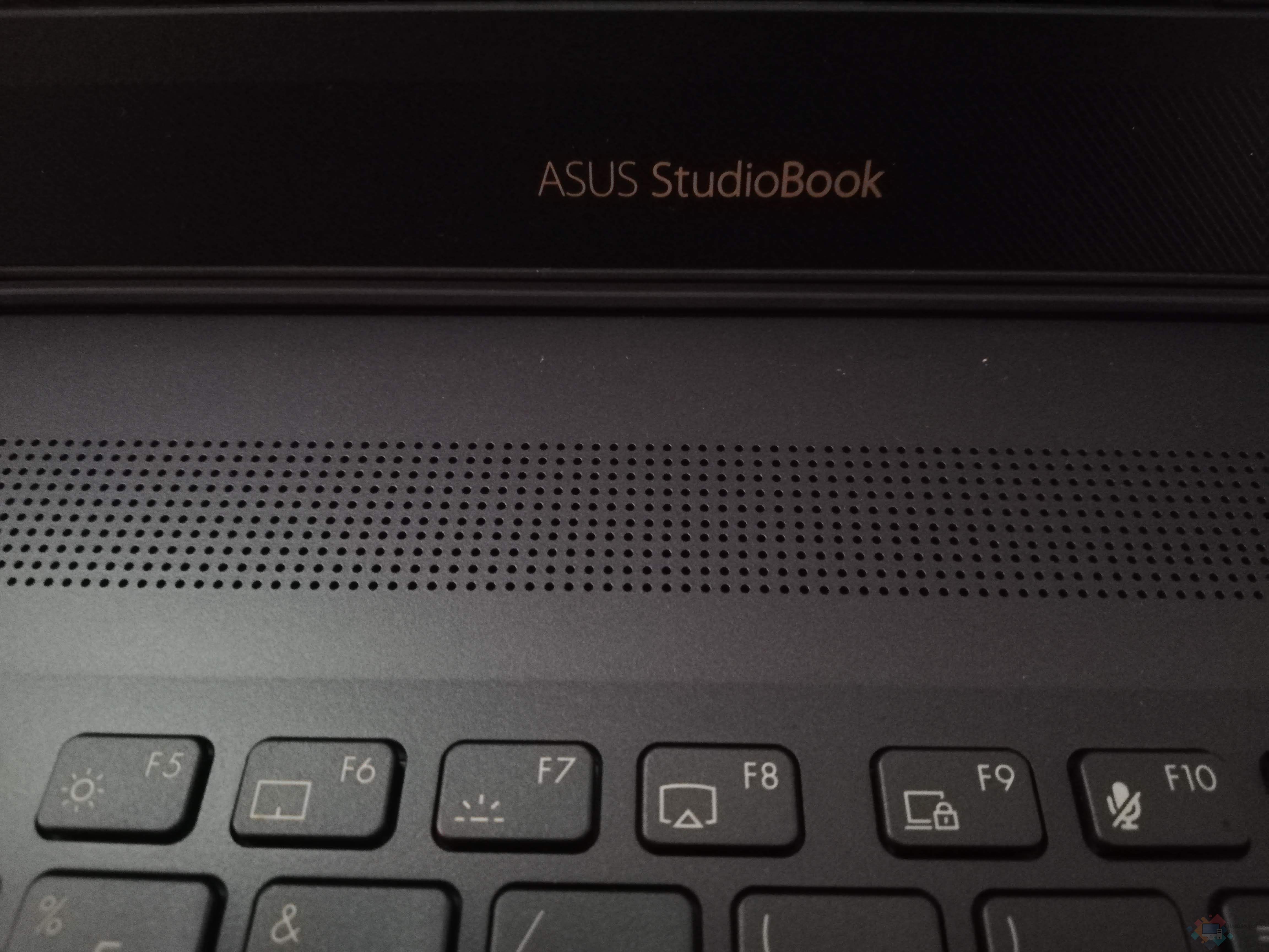 Asus-ProArt-StudioBook-Pro-17-W700G1T-tarjeta-sonido hd