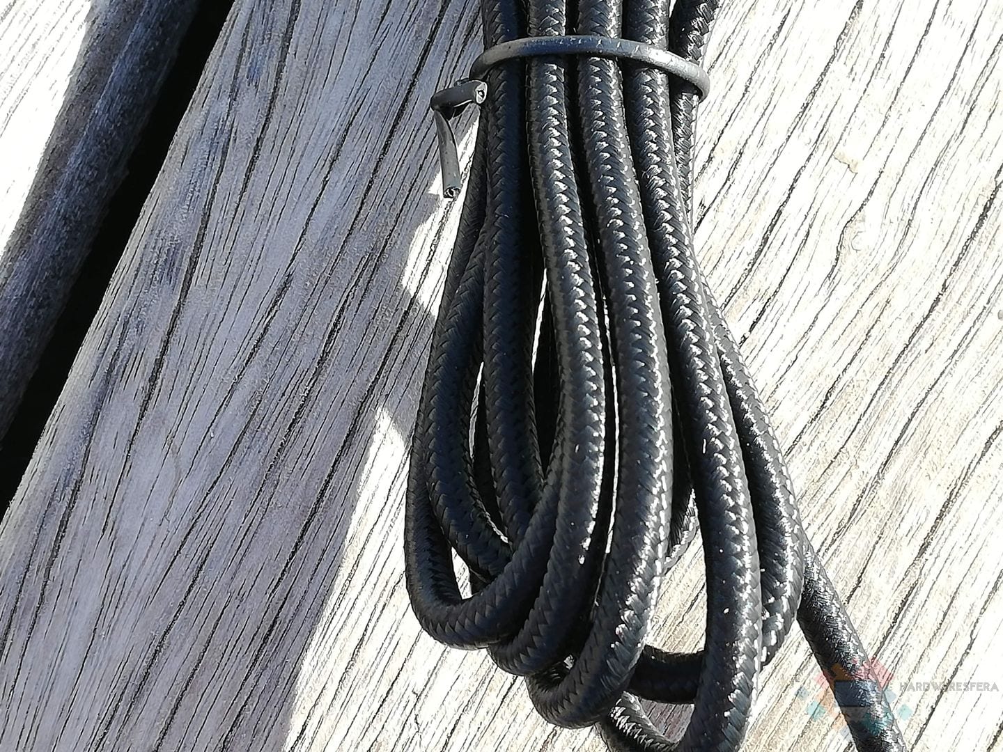 Genesys-Thor-300-RGB-cable-trenzado