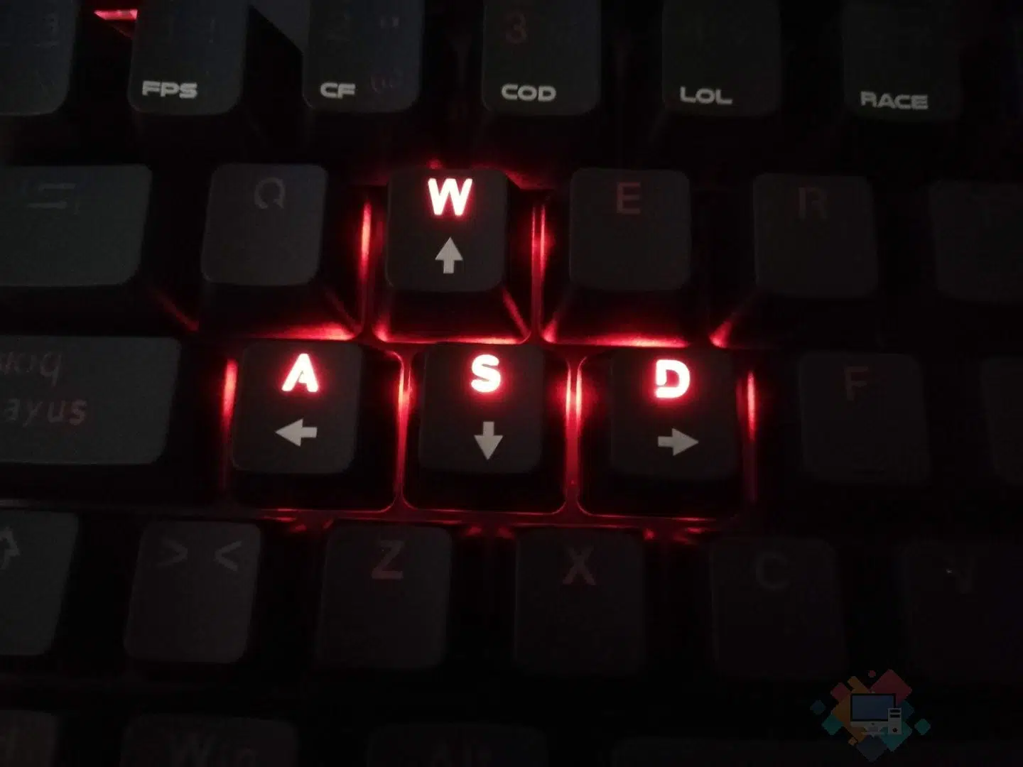Genesys-Thor-300-RGB-perfil-fps