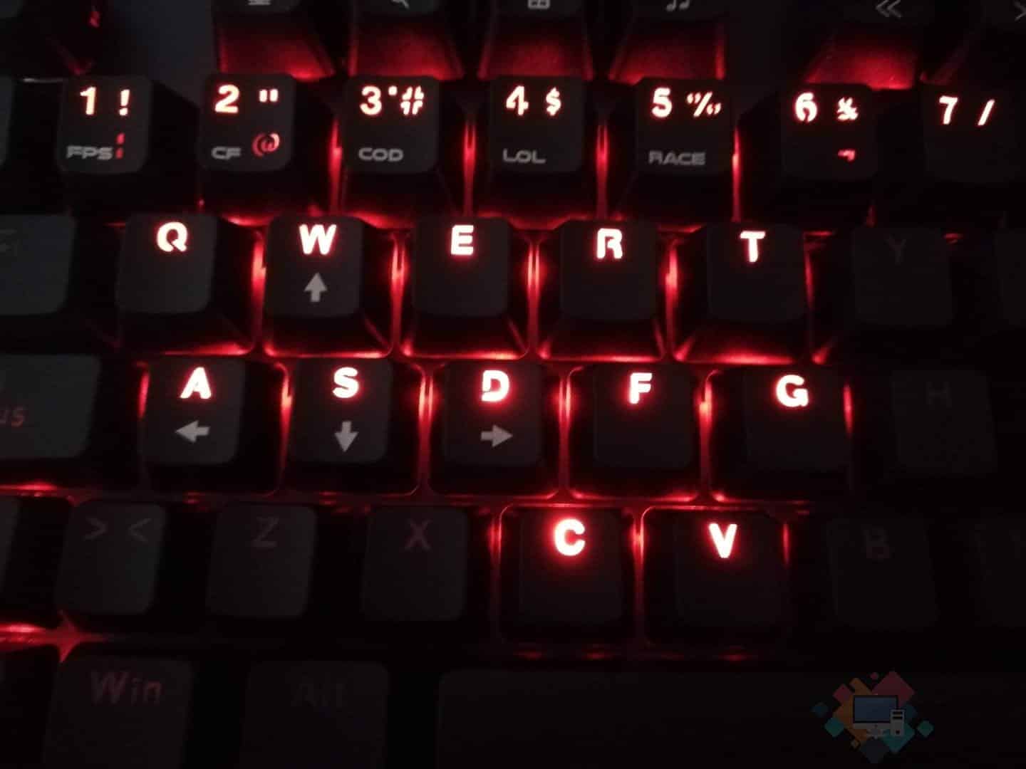 Genesys-Thor-300-RGB-perfil-lol