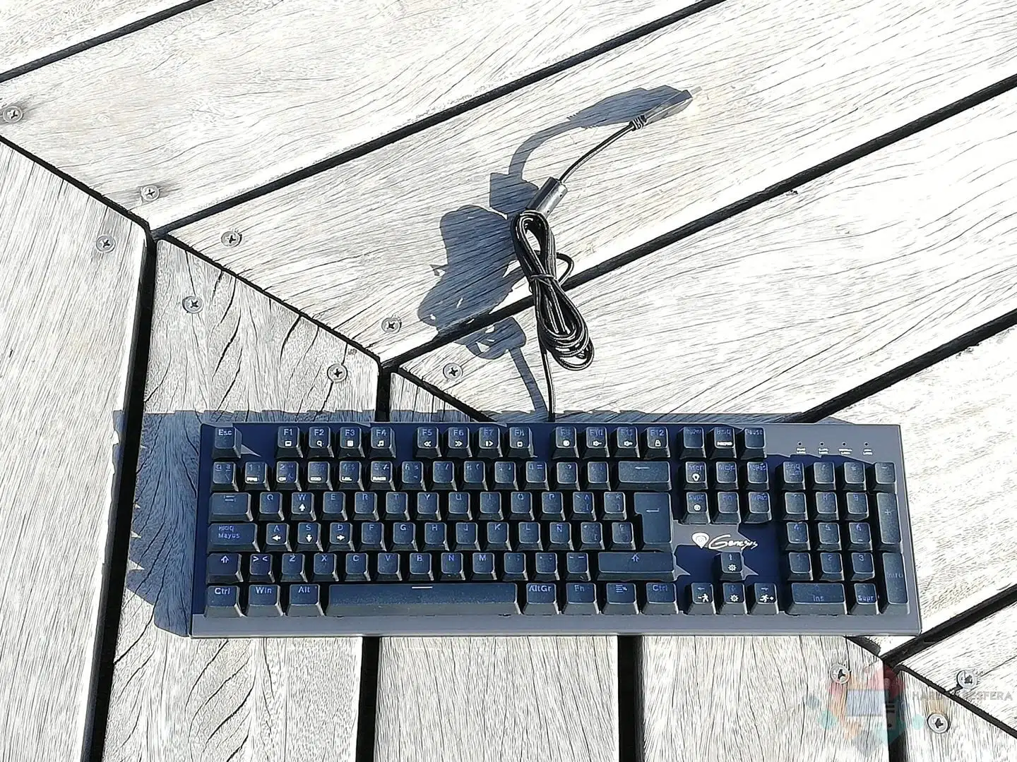 Genesys-Thor-300-RGB-teclado