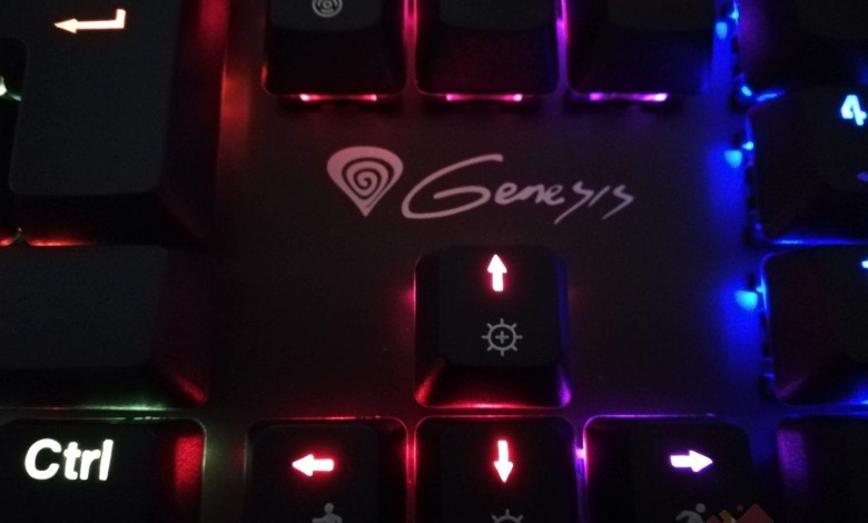 Genesis-Thor-300-RGB-teclas-direccion
