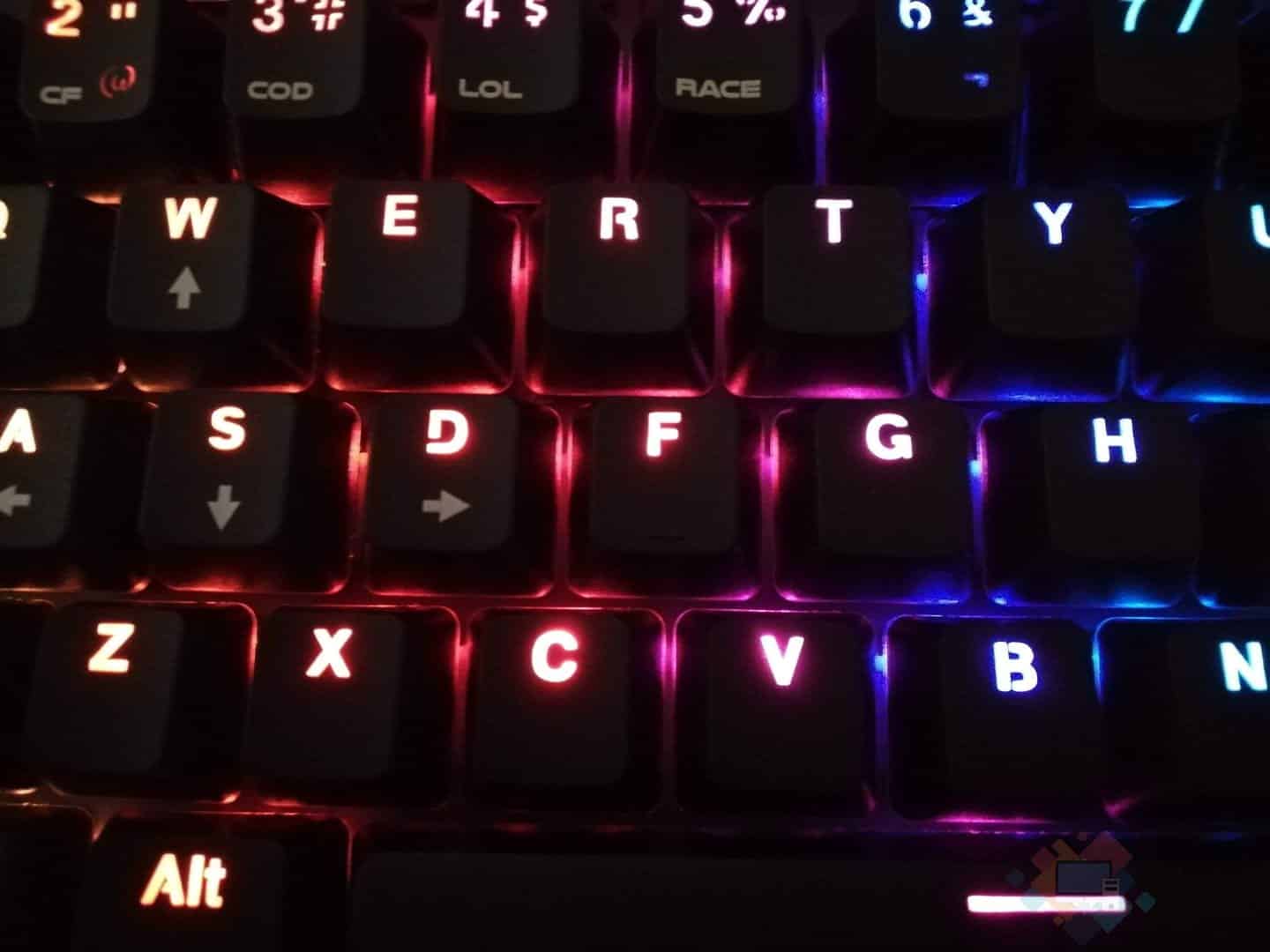 Genesys-Thor-300-RGB-teclas-iluminadas