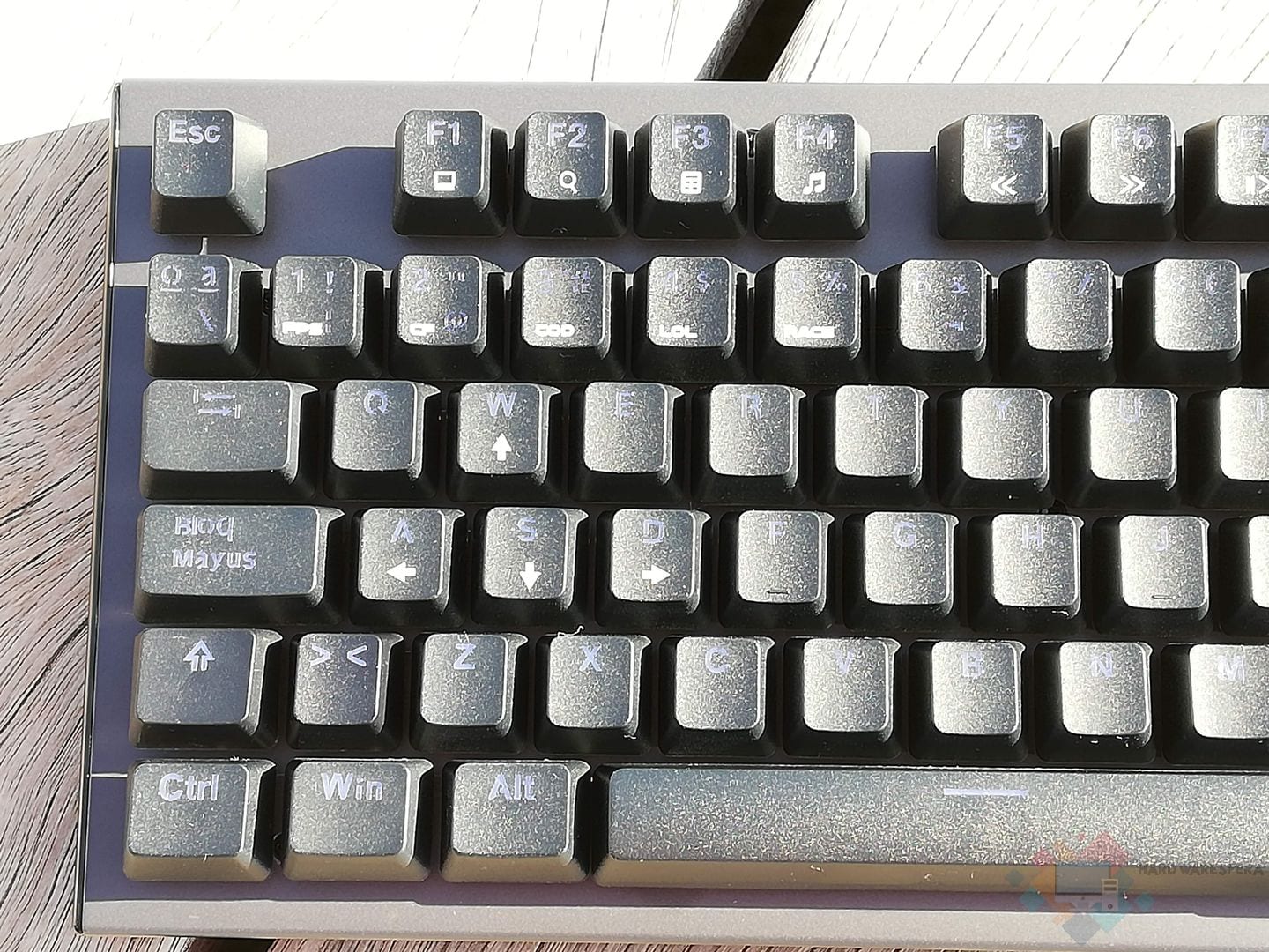 Genesys-Thor-300-RGB-wasd