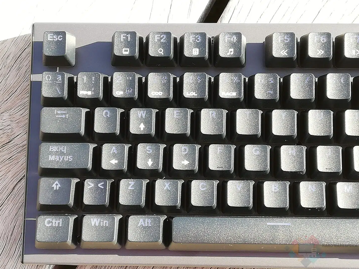 Genesys-Thor-300-RGB-wasd