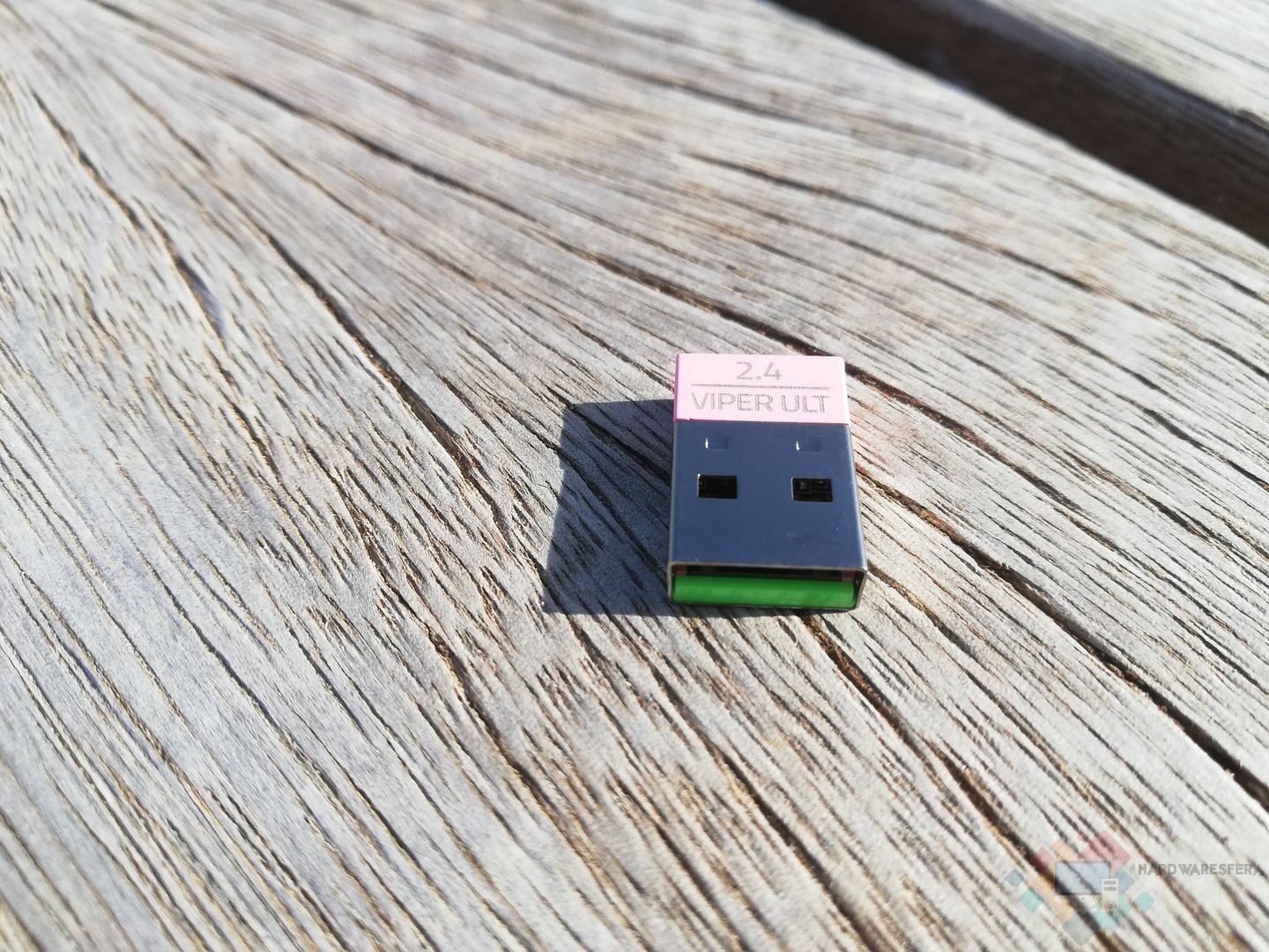 razer-viper-ultimate-quartz-dongle-usb-verde