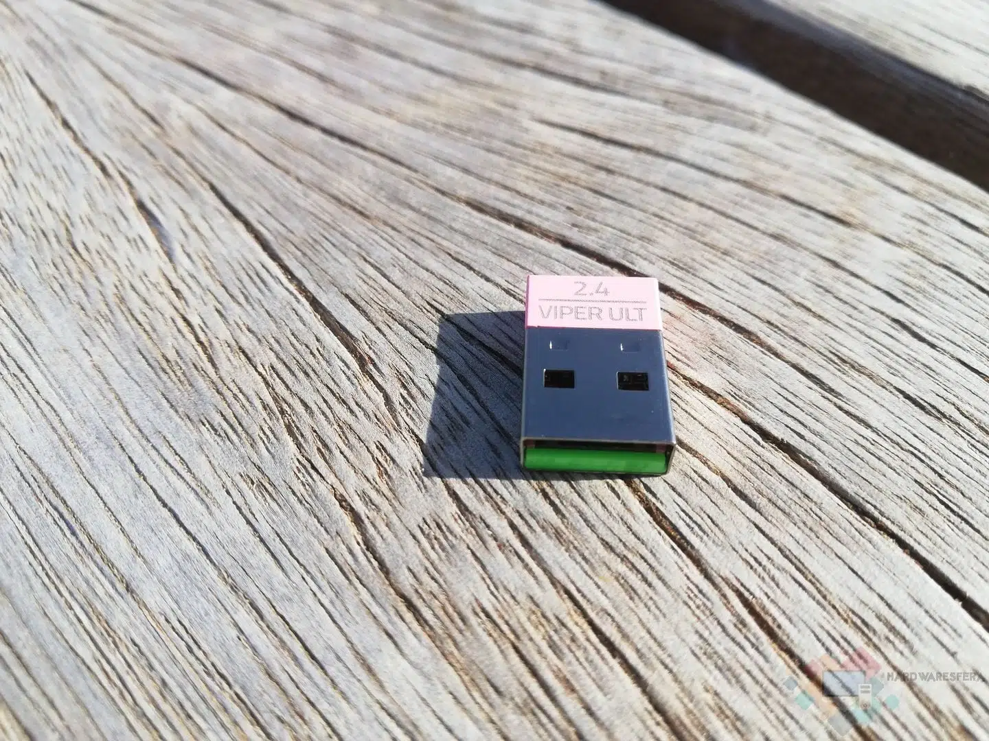razer-viper-ultimate-quartz-dongle-usb-verde