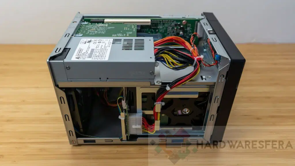 QNAP TVS-x72xt+