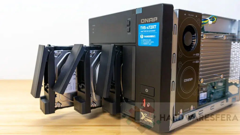 QNAP TVS-x72xt+
