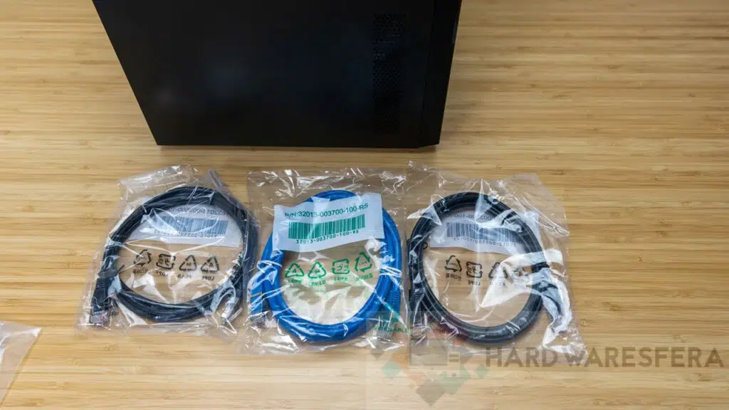 QNAP TVS-x72xt+