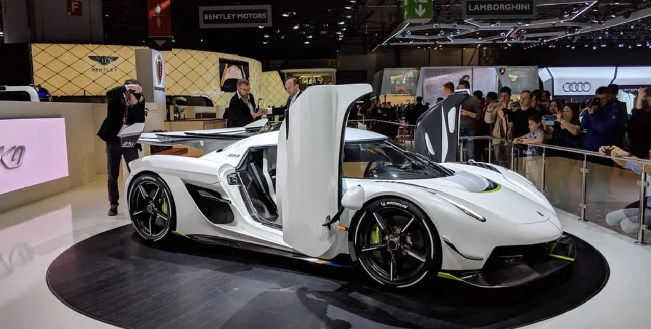 Salón del Automóvil de Ginebra 2022 coches evento crisis de componentes escasez chips