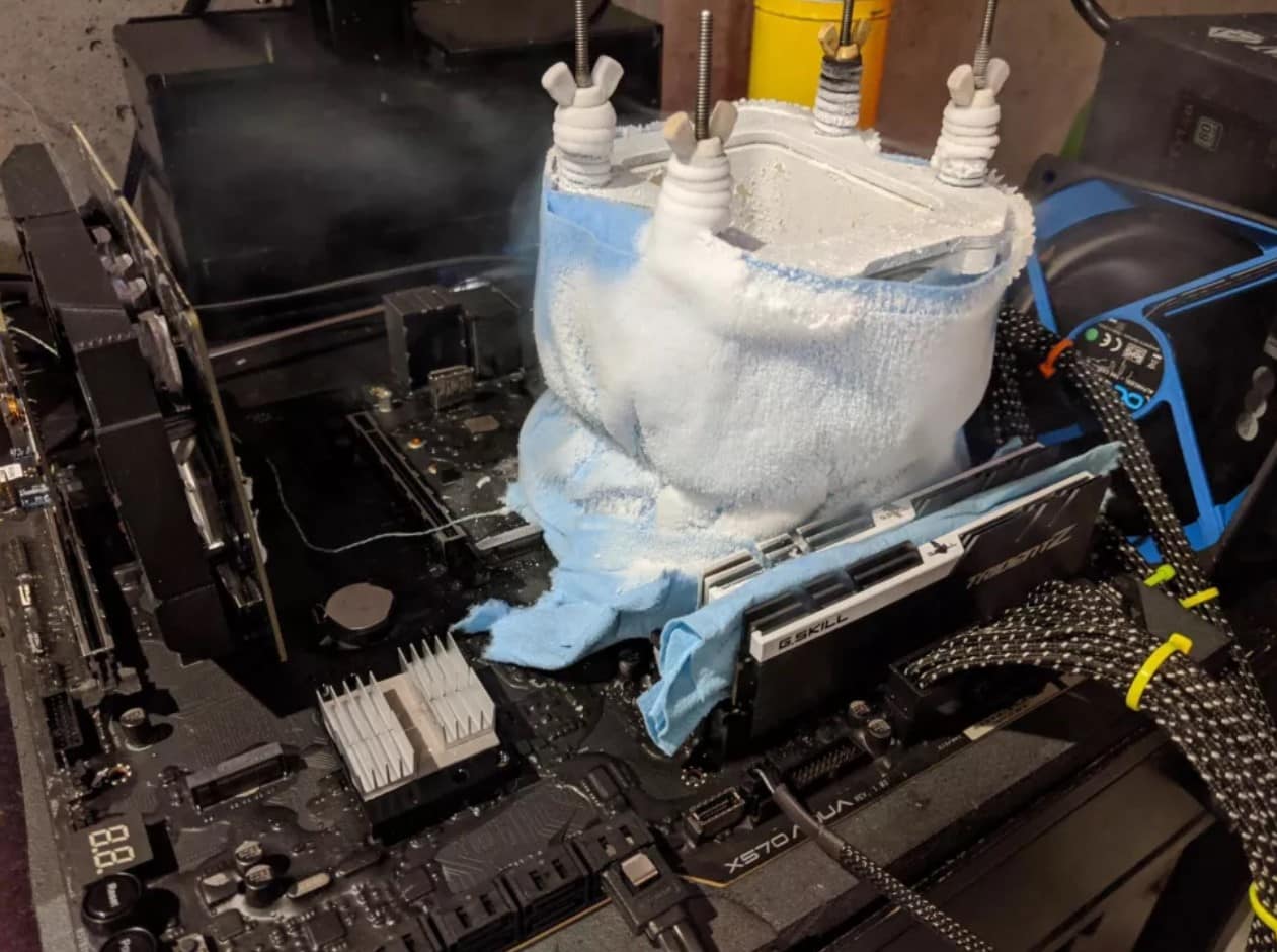 i9-12900K overcloking extremo con nitrogeno liquido