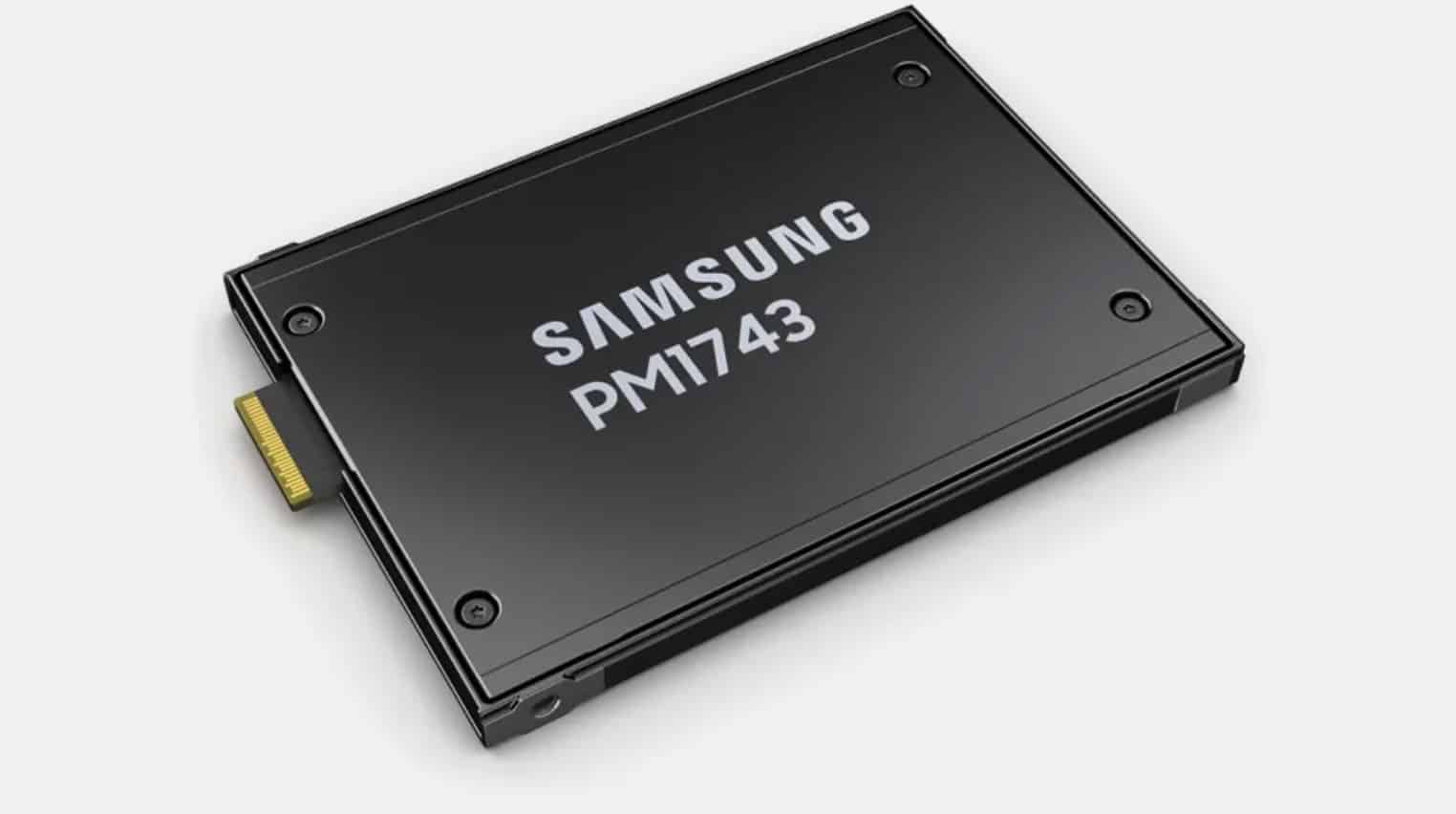 SSD empresarial PM1743 de Samsung.