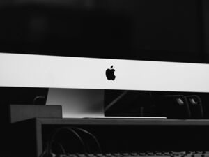 foto del logo de un mac viejo